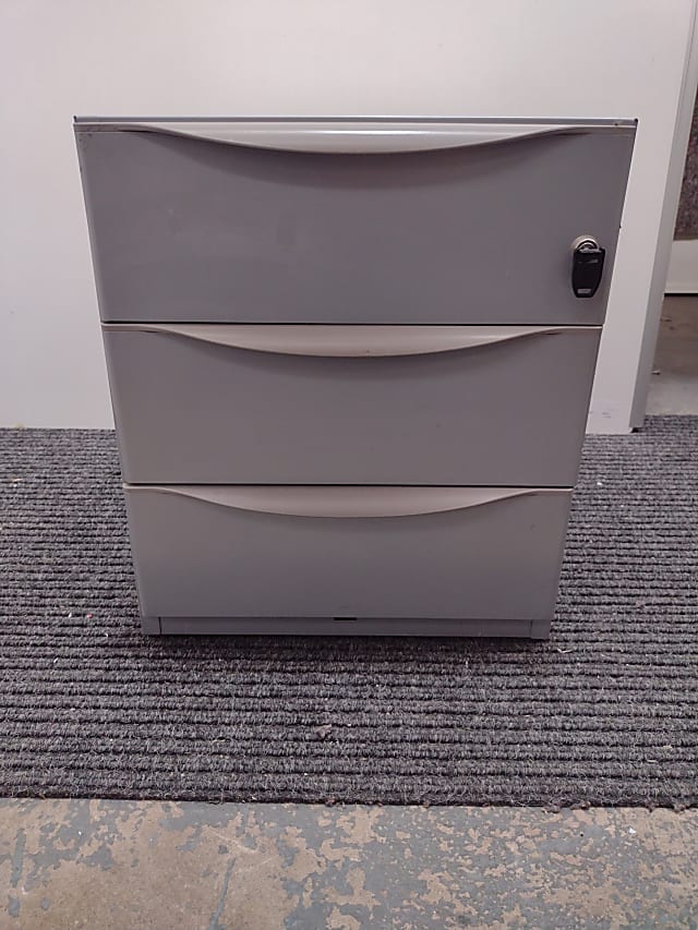 3 drawer pedestal 