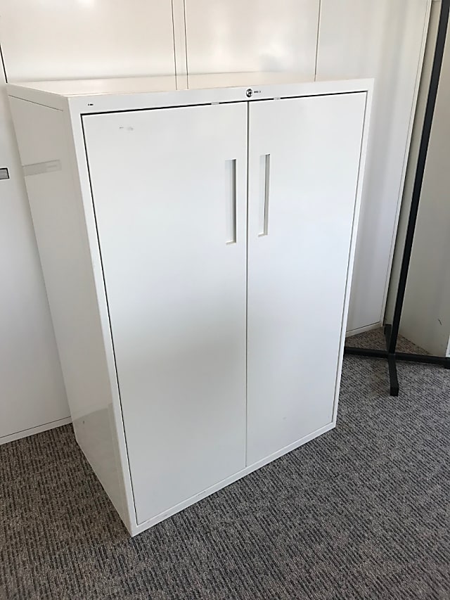 Metal cabinet