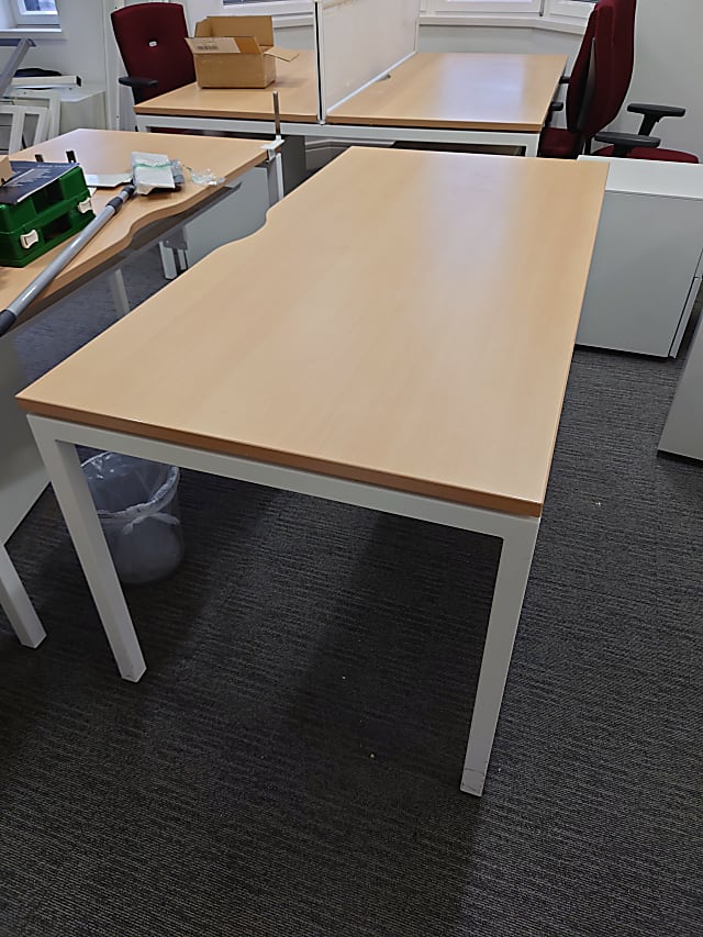 Single desk 160cm