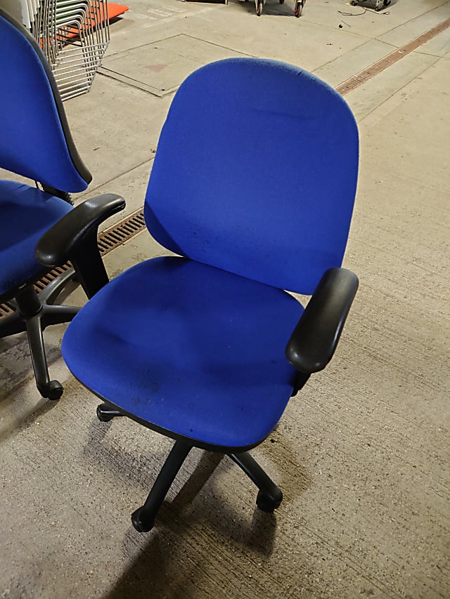 Operator chair blue with arms