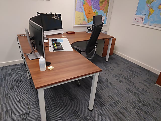 L shaped desk 