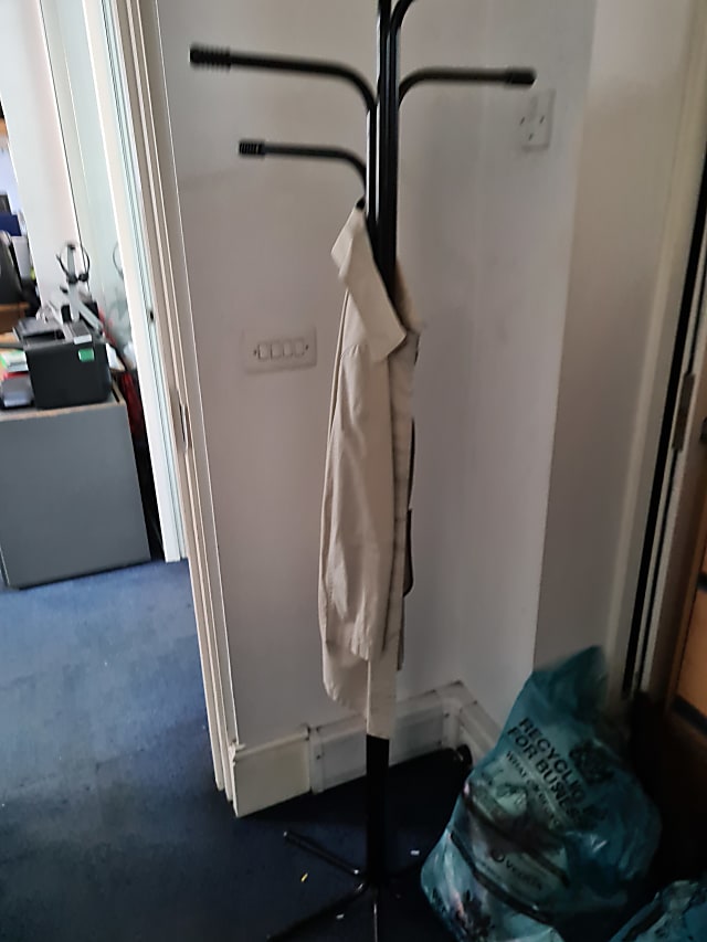 Coat stand cross