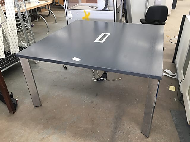 Brunner Meeting table 140