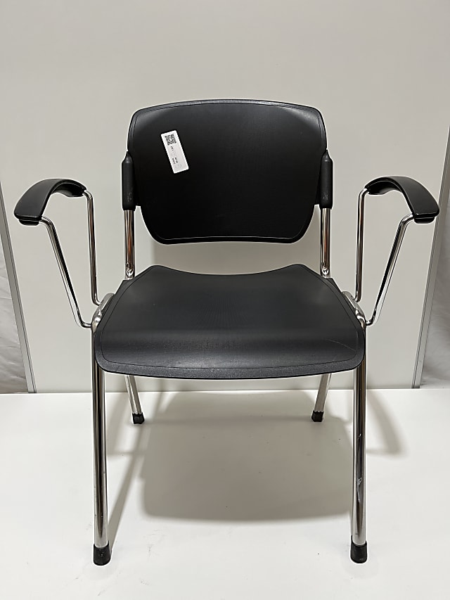 Magnus Oleson Series 8000 Chair 