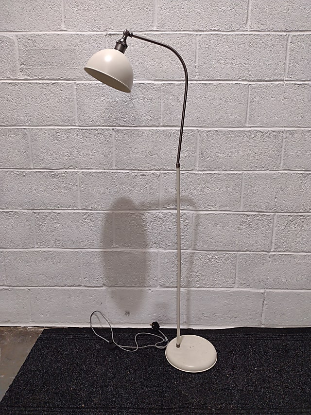  metal framed floor lamp