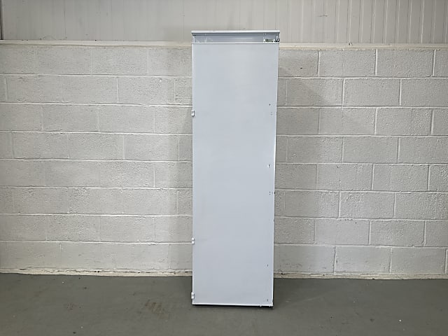 Larder tall  integrated Fridge