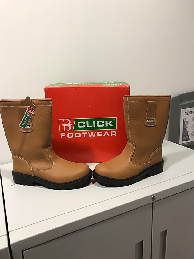 Click boots - as new - size 6