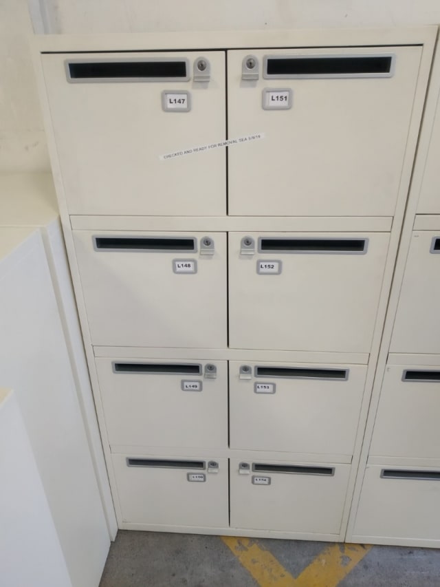 8 door mail box lockers