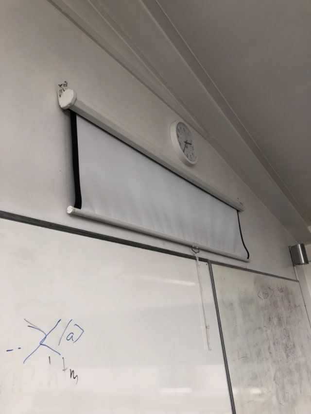 Projector screen