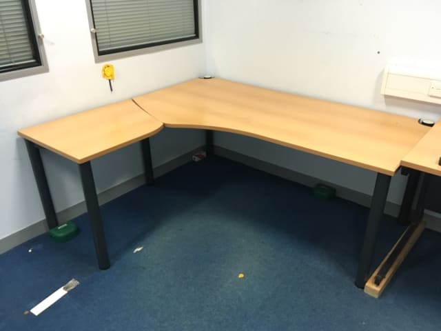 Left extended corner desk