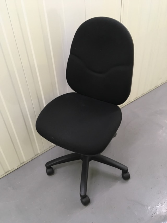 Premium black office chair - looks like a G64