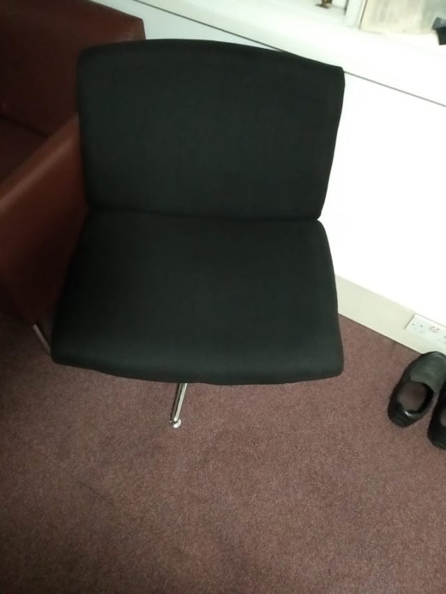 Black swivel chair