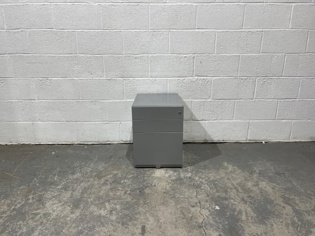 Metal 3 drawer pedestal 