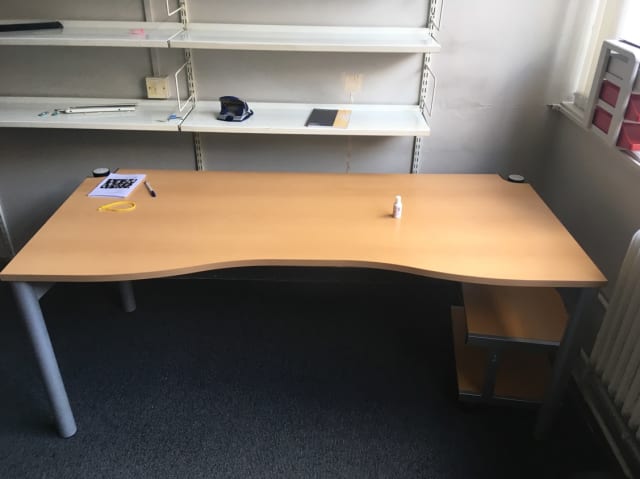 Curved desk 180cm