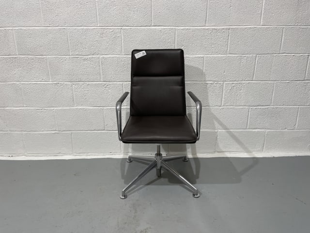 Brown leather Brunner swivel Chair