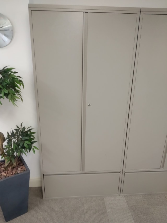 Large 2 door cabinet