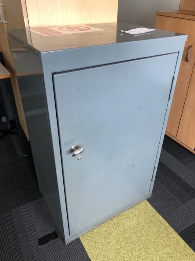 Metal storage cabinet