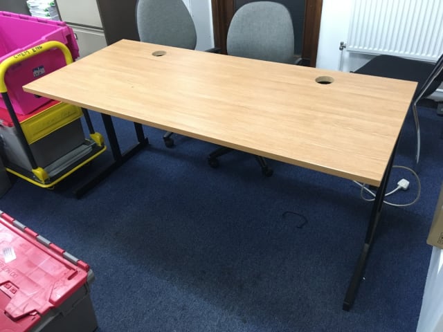 Standard 160cm desk