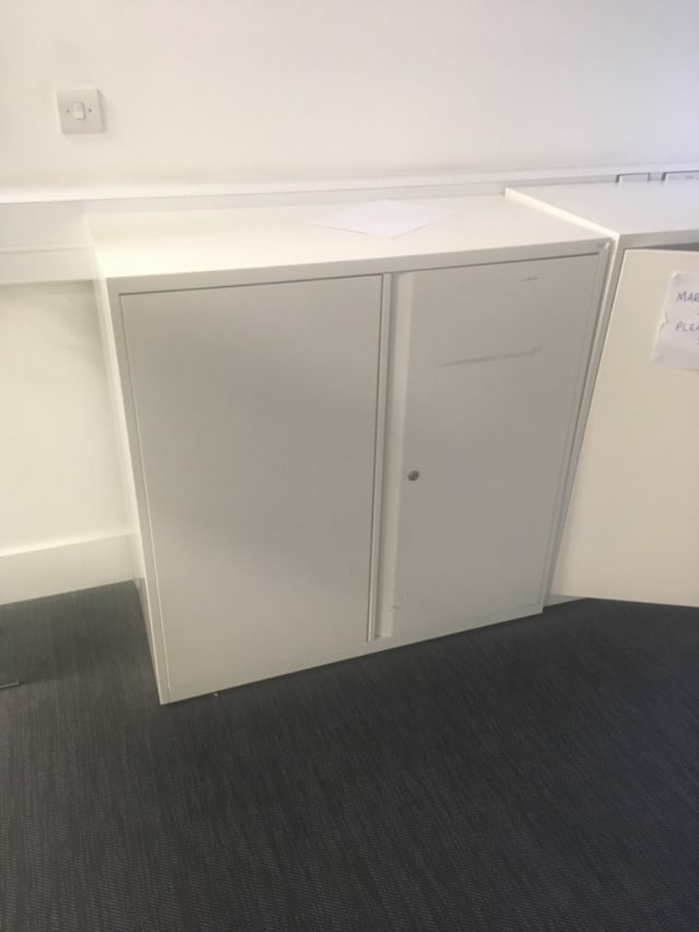 White metal cabinet - 1 shelf