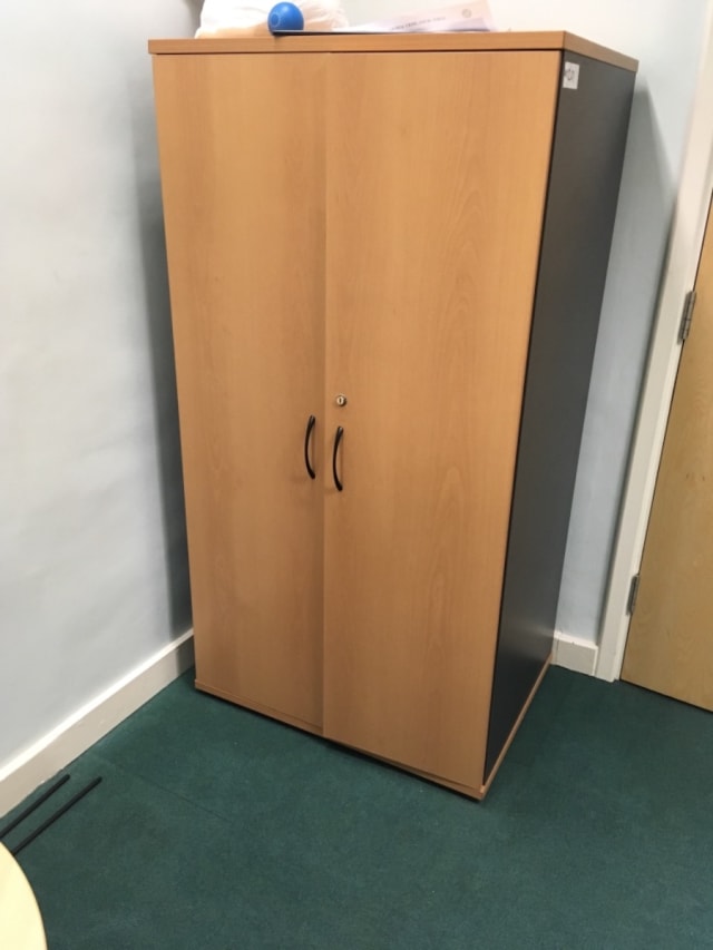 Wardrobe cabinet