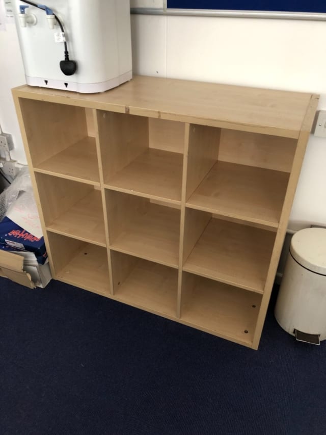 Cubie holes bookshelf