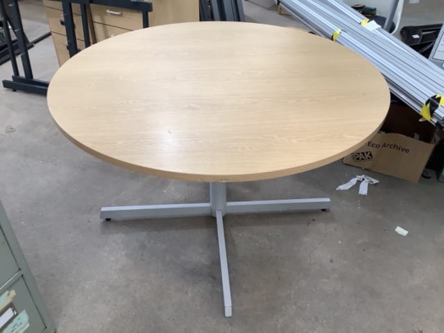 Large Round table