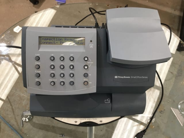 Pitney Bowes K700 Franking machine with scales