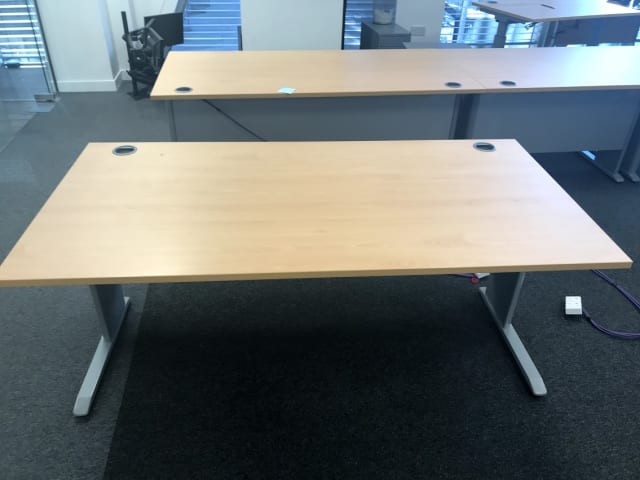 180 cm Desk