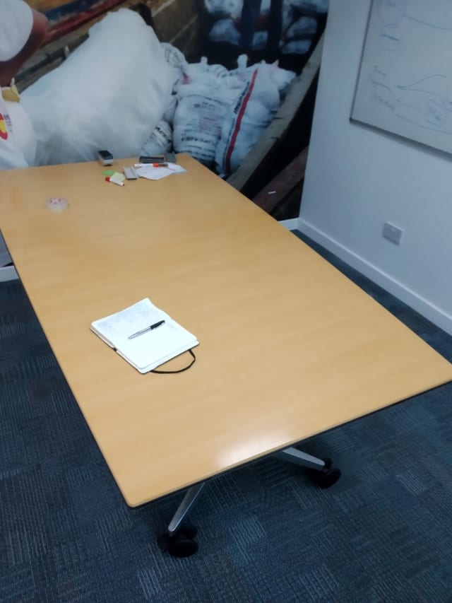 Folding table