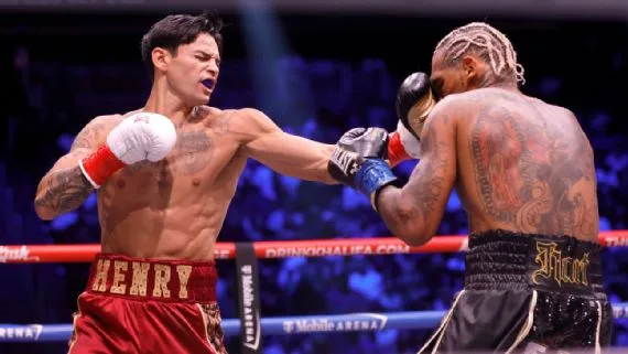 El campeón de peso welter del CMB, Ryan García, derribó a Conor Benn con un potente derechazo y luego lo remató con una ráfaga de golpes contra las cuerdas en el segundo asalto. Al Powers/Zuffa Boxing via Getty Images