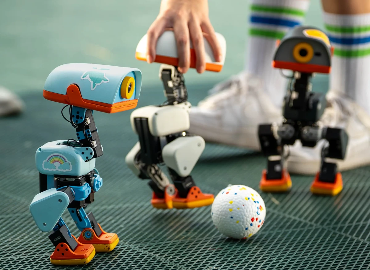 Microduck, el pequeño robot bípedo con forma de pato presentado en GTC Berlin 2026