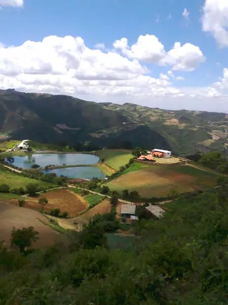 Agua Negra - Lagunas y montañas