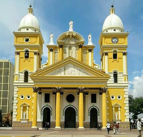 Fachadas de la Basílica de La Chinita