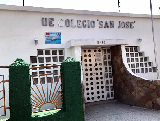 Fachada del Colegio San Jose de Tariba
