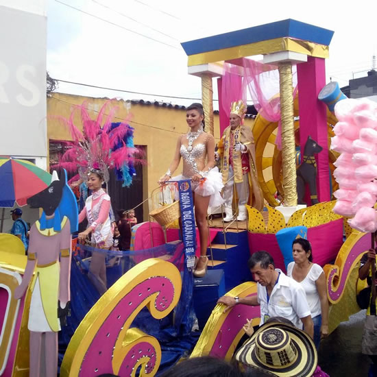 Desfile en el Carnaval de la Frontera