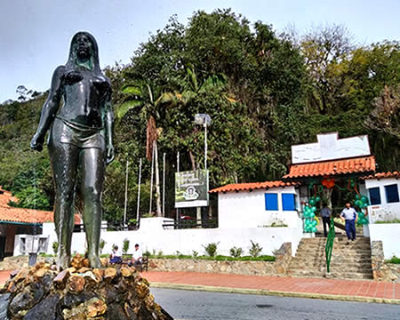 Entrada al Zoológico Chorros de Milla