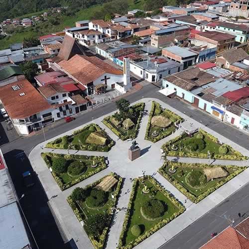 Plaza Bolivar de Queniquea