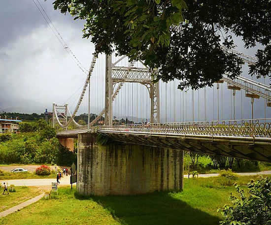 Puente Libertador - Vista angular de la estructura