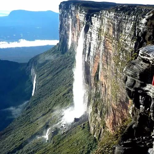 El tepuy y el Salto Yutaje