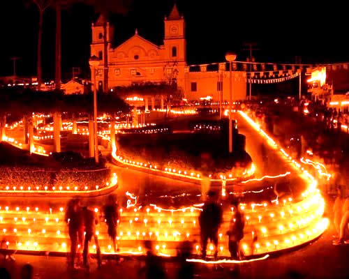 Noche de velitas en Mucuruba -Mérida