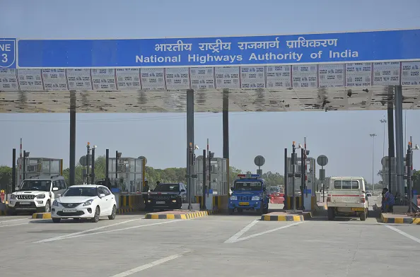 How Does the New Digital Toll Pass Work? 📱