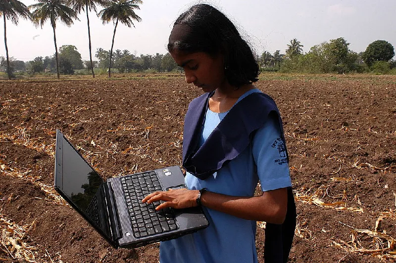 Why Are So Many People Using the Internet in India? 📱