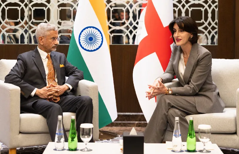 Why Did Two Country Leaders Meet in Abu Dhabi? 🌟