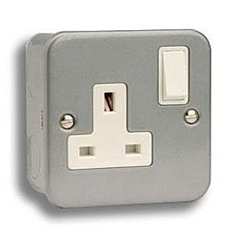 Metalclad 13a Single Switched Socket