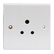 Unswitched Round Pin Single Socket For Lamps/Hotels 5A