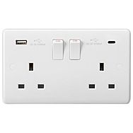 Double Socket with USB-A & USB-C Charging Ports