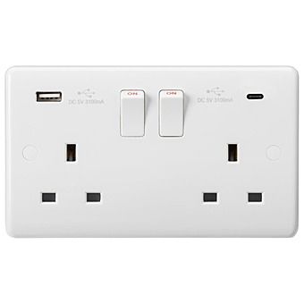 Double Socket with USB-A & USB-C Charging Ports