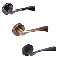 Hunta Zena Lever On Rose Door Handles