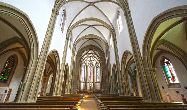 die katholische stadtpfarrkirche rhonfuhrer de