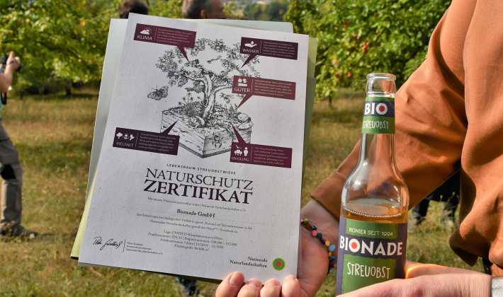 Rhoner Unternehmen Bionade Investiert In Erhalt Und Pflege Von 66 800 Quadratmetern Streuobstwiese Rhonfuhrer De